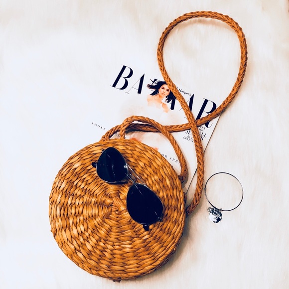 🆕Round Woven Straw Crossbody Bag - Picture 4 of 4